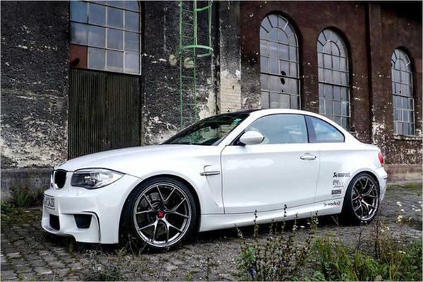 ������� a-workx �������� ������-����� ��� BMW 1M